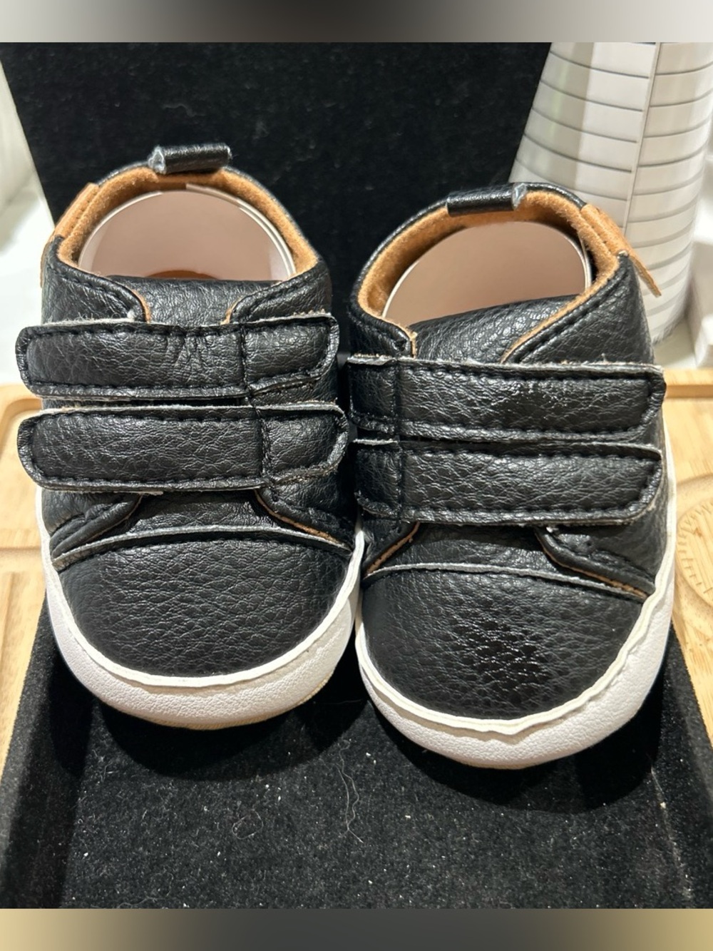 Toddler Black faux Leather-Look Velcro Sneakers size 1